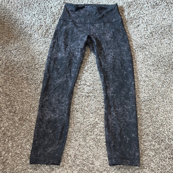 Lululemon Wonder Train 23” leggings - Picture 1 of 4